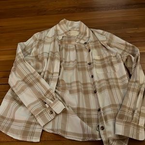 Aeropostale large cream and white flannel